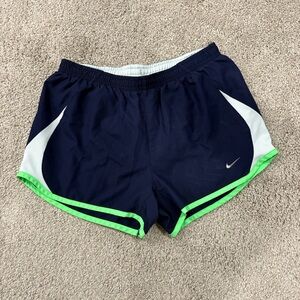 Nike running shorts💙💚👟